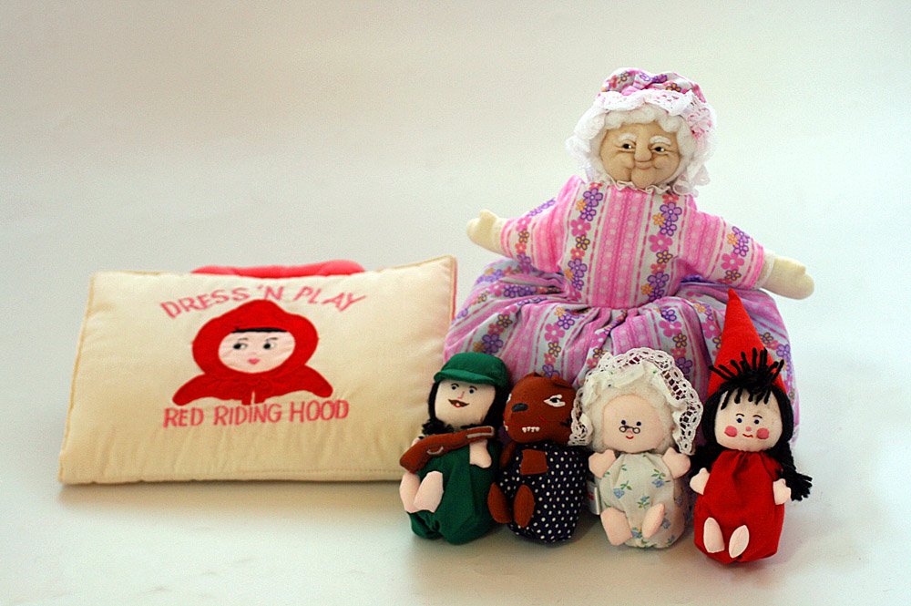 Amazon.co.jp: 布のおもちゃ 布絵本 赤ずきんちゃんシリーズ 変身人形